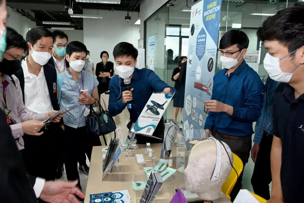 คณะผู้บริหาร คณะแพทยศาสตร์ รพ.รามาธิบดี ม.มหิดล เยี่ยมชมการสอนแบบ Gifted Education และผลงานวิจัย พร้อมขยายความร่วมมืองานวิจัยสู่ผู้ใช้ ตลาดอุตสาหกรรมไทย นวัตกรรมอุตสาหกรรมไทย พัฒนาอุตสาหกรรมไทยให้ก้าวหน้า Gifted Education 4
