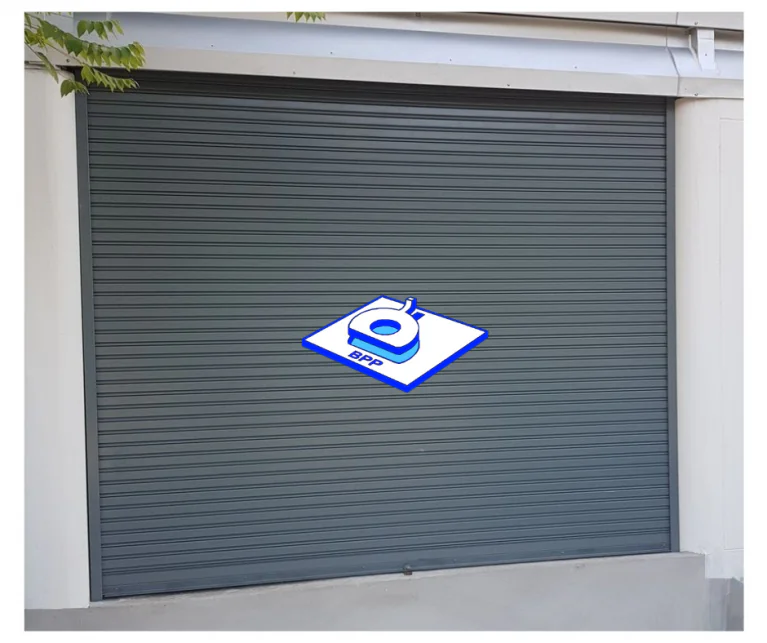 https://line.me/ti/p/A1jyvgEo7C